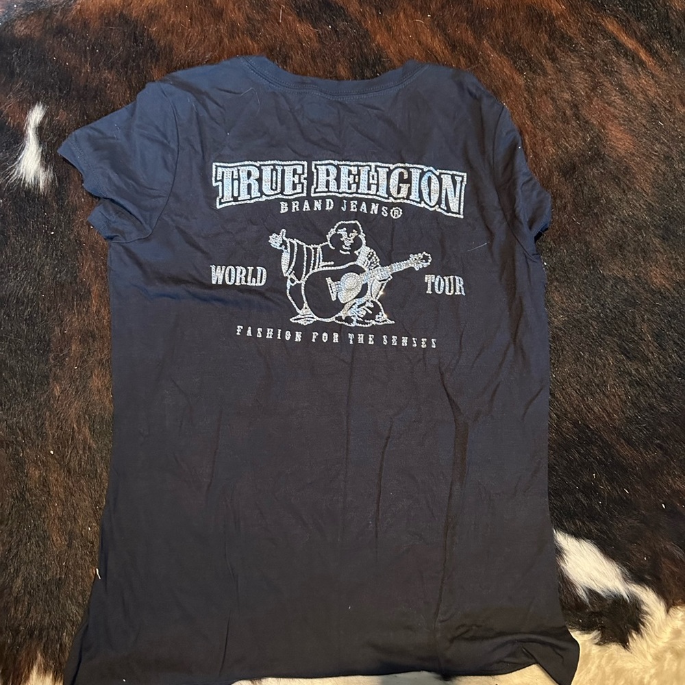 Worn once Women’s true religion bedazzled shirt.